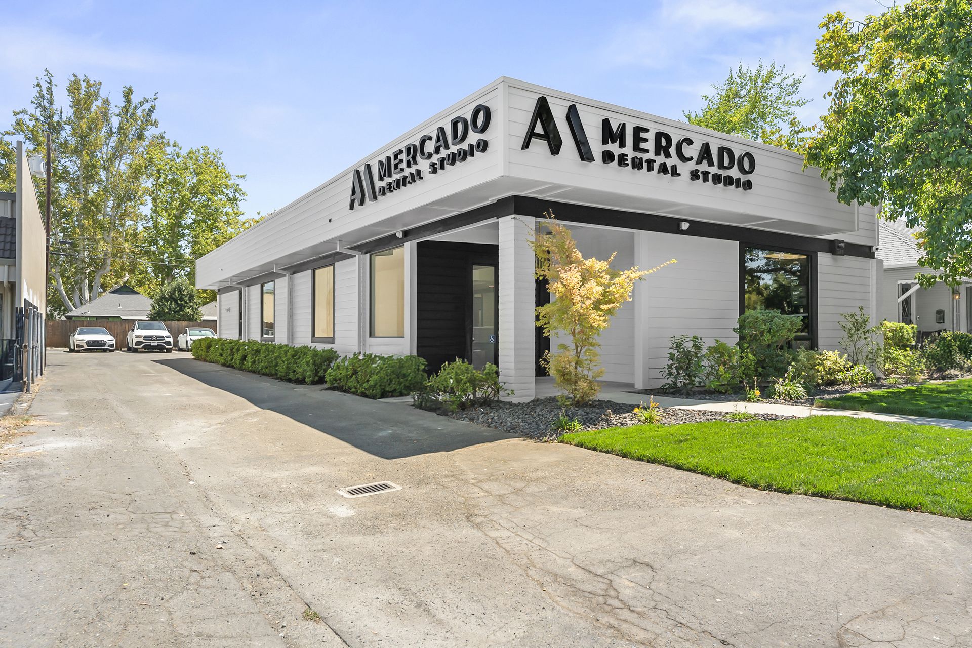 Mercado Dental Studio exterior, minutes east of downtown Sacramento